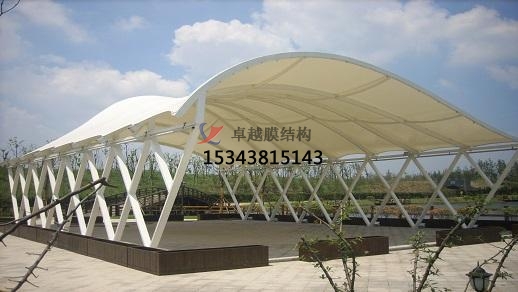 ?？谏虡I(yè)廣場雨棚搭建
